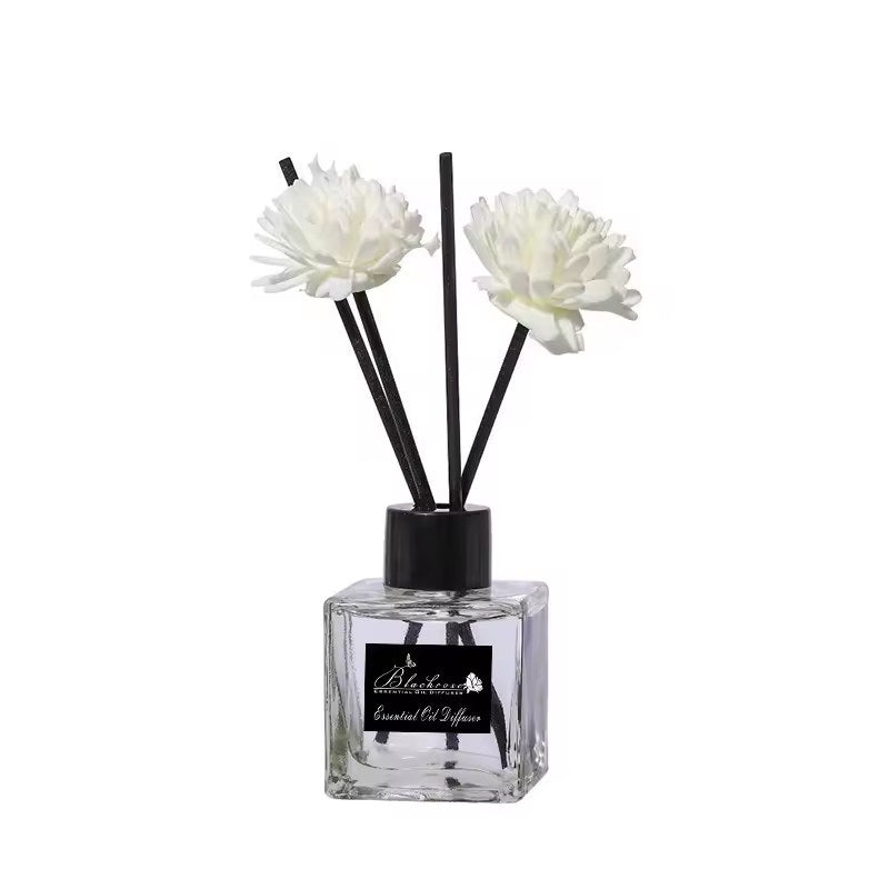 Parfum petit flacon carré à rayures noires